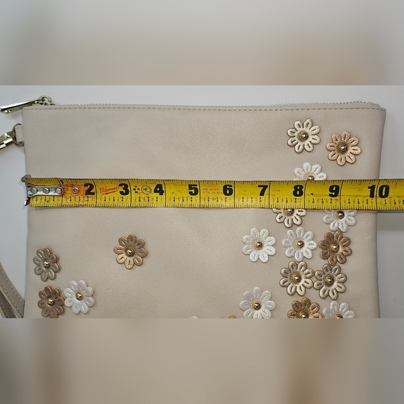 Imoshion Oversized Wristlet Clutch Makeup Bag With Floral Appliques - Picture 11 of 14